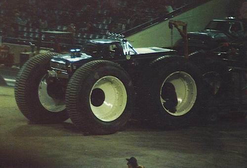 Pontiac Silverdome - BIGFOOT FROM ROBERT KRUPA